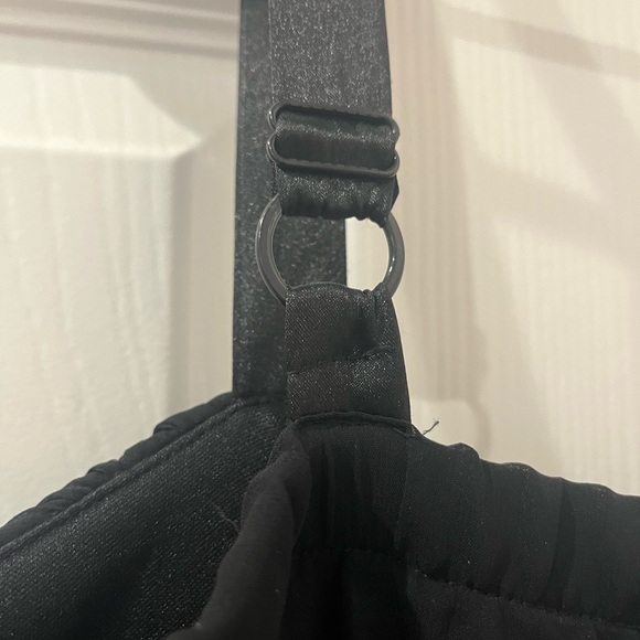 Cocktail  dress, has adjustable straps and padding on the chest. - Picture 6 of 6